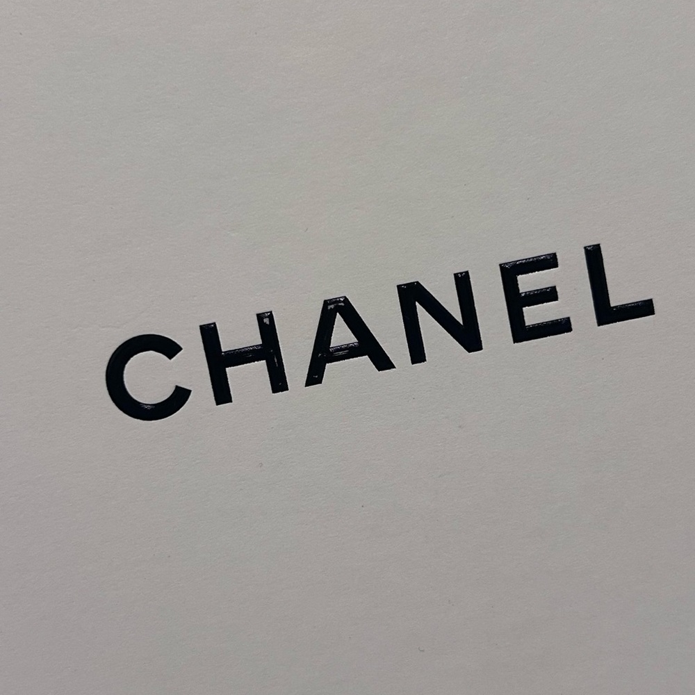 Empty Chanel Box - Picture 5 of 15